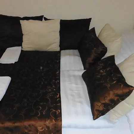 شقة City Center Cintia Apartman *